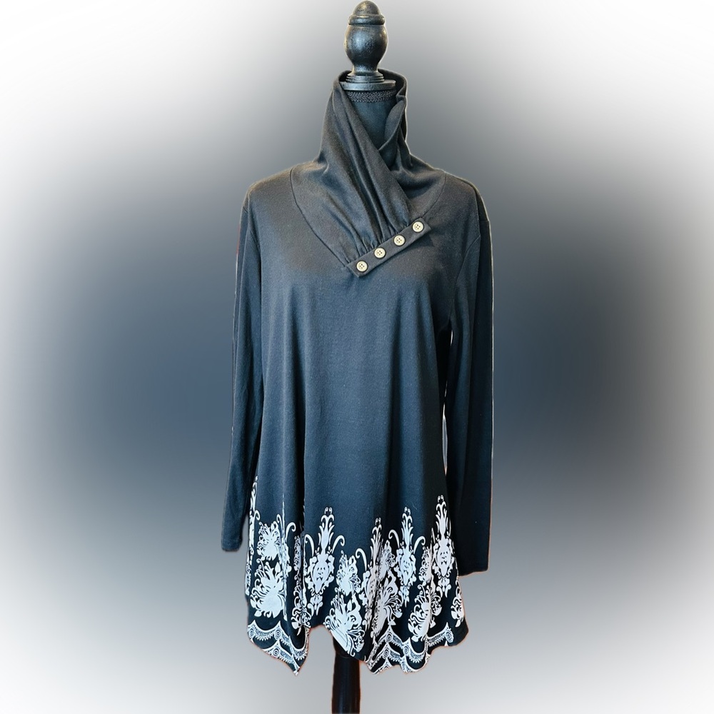 Black and White Women's Tunic